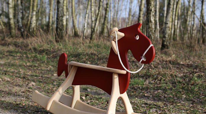 Koń na biegunach – idealny prezent pod choinkę